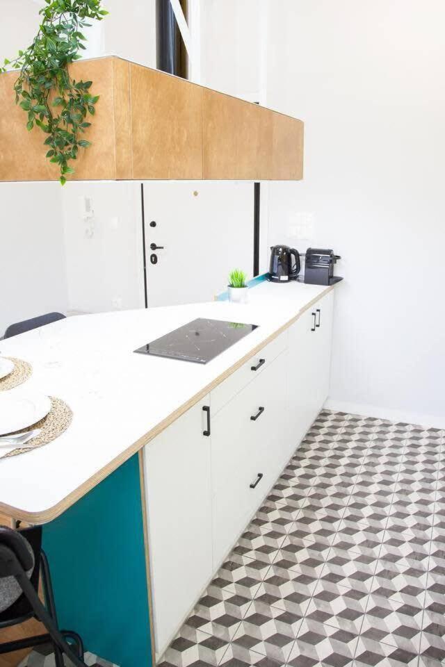 Fully Renovated, Modern Beauty In Central Athens! Extérieur photo