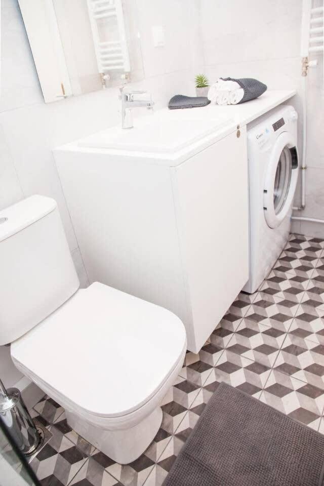 Fully Renovated, Modern Beauty In Central Athens! Extérieur photo