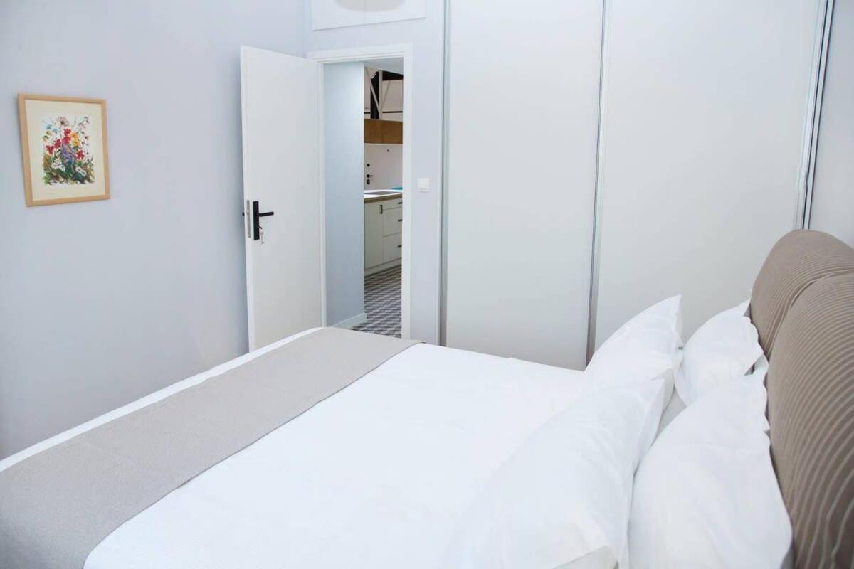 Fully Renovated, Modern Beauty In Central Athens! Extérieur photo